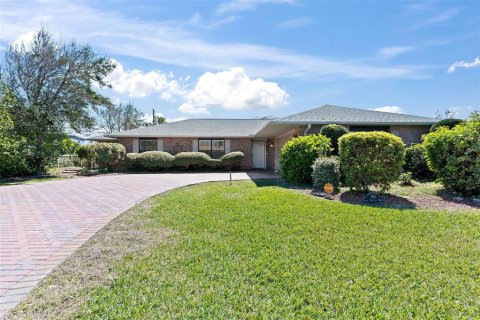 Casa en venta en Ormond Beach, Florida, 3 dormitorios, 173.45 m2 № 1585542 - foto 1