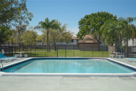 Villa ou maison à vendre à Sunrise, Floride: 3 chambres, 139.35 m2 № 2076543 - photo 23