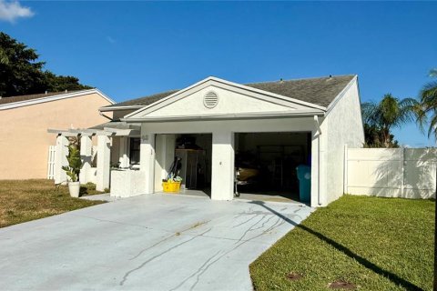 Villa ou maison à vendre à Boynton Beach, Floride: 3 chambres, 121.42 m2 № 2155231 - photo 2