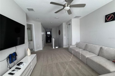 House in Kissimmee, Florida 5 bedrooms, 271.37 sq.m. № 2166035 - photo 21