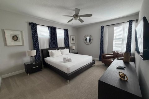 House in Kissimmee, Florida 5 bedrooms, 271.37 sq.m. № 2166035 - photo 25