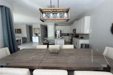 House in Kissimmee, Florida 5 bedrooms, 271.37 sq.m. № 2166035 - photo 10