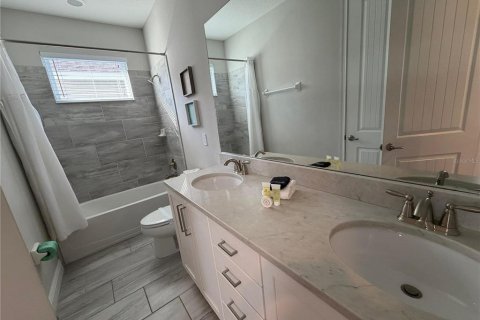 House in Kissimmee, Florida 5 bedrooms, 271.37 sq.m. № 2166035 - photo 24