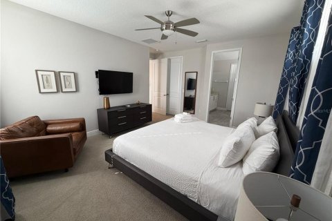 House in Kissimmee, Florida 5 bedrooms, 271.37 sq.m. № 2166035 - photo 27