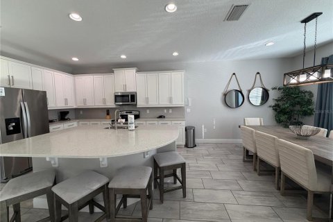 House in Kissimmee, Florida 5 bedrooms, 271.37 sq.m. № 2166035 - photo 7