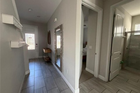 House in Kissimmee, Florida 5 bedrooms, 271.37 sq.m. № 2166035 - photo 3