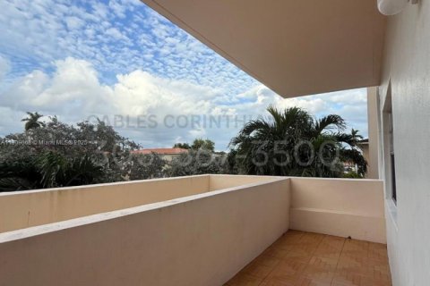 Apartamento en alquiler en Coral Gables, Florida, 2 dormitorios, 92.9 m2 № 1965482 - foto 13