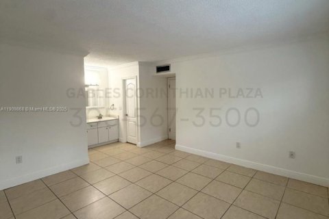 Apartamento en alquiler en Coral Gables, Florida, 2 dormitorios, 92.9 m2 № 1965482 - foto 9