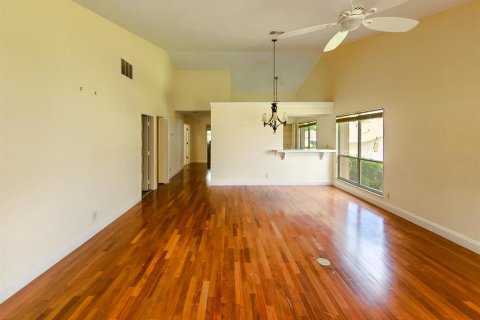 Townhouse in Ocala, Florida 2 bedrooms, 106.93 sq.m. № 2155848 - photo 8