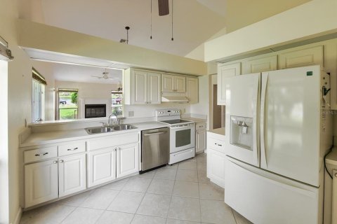 Townhouse in Ocala, Florida 2 bedrooms, 106.93 sq.m. № 2155848 - photo 14