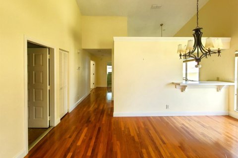 Townhouse in Ocala, Florida 2 bedrooms, 106.93 sq.m. № 2155848 - photo 9