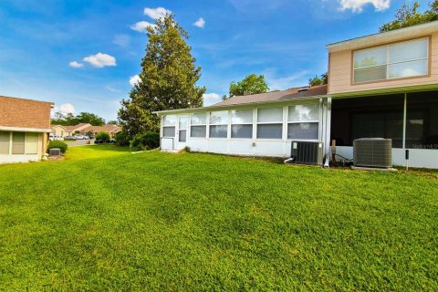 Townhouse in Ocala, Florida 2 bedrooms, 106.93 sq.m. № 2155848 - photo 7