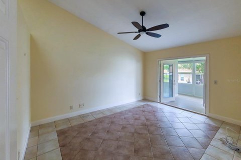 Townhouse in Ocala, Florida 2 bedrooms, 106.93 sq.m. № 2155848 - photo 20