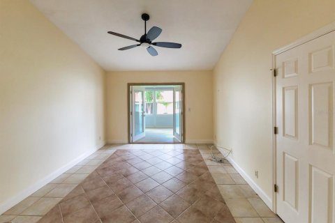 Townhouse in Ocala, Florida 2 bedrooms, 106.93 sq.m. № 2155848 - photo 21