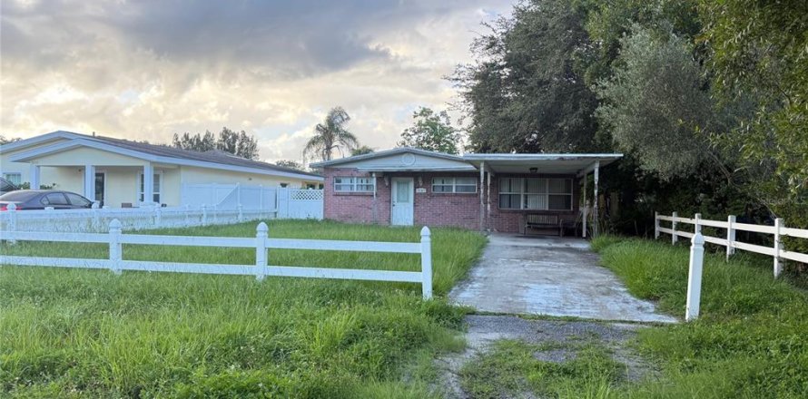 Land in Tampa, Florida № 1820877