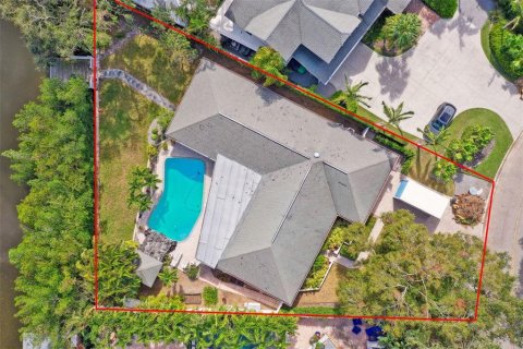 House in Tampa, Florida 4 bedrooms, 204.01 sq.m. № 1440836 - photo 2