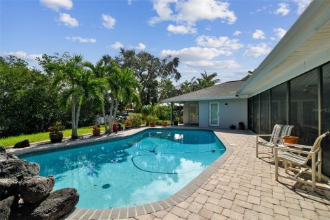 House in Tampa, Florida 4 bedrooms, 204.01 sq.m. № 1440836 - photo 11