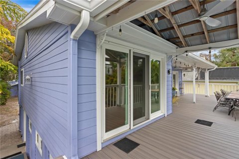 House in Tampa, Florida 3 bedrooms, 156.08 sq.m. № 2141994 - photo 27