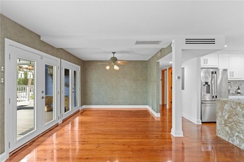 House in Tampa, Florida 3 bedrooms, 156.08 sq.m. № 2141994 - photo 18