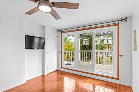 House in Tampa, Florida 3 bedrooms, 156.08 sq.m. № 2141994 - photo 25
