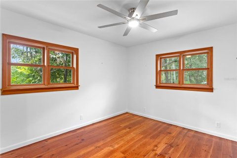 House in Tampa, Florida 3 bedrooms, 156.08 sq.m. № 2141994 - photo 21