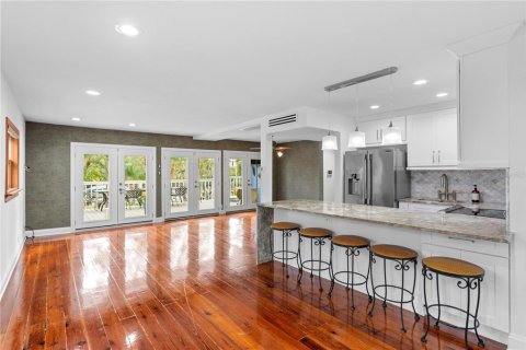 House in Tampa, Florida 3 bedrooms, 156.08 sq.m. № 2141994 - photo 14