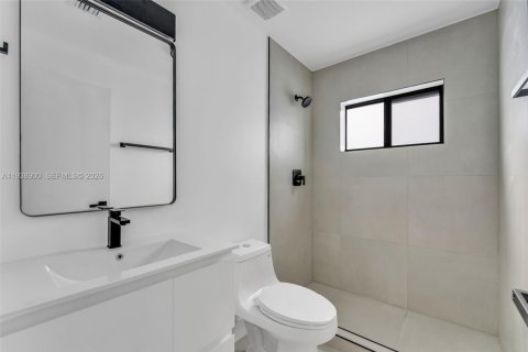 Immobilier commercial à vendre à Miami, Floride № 2001285 - photo 10