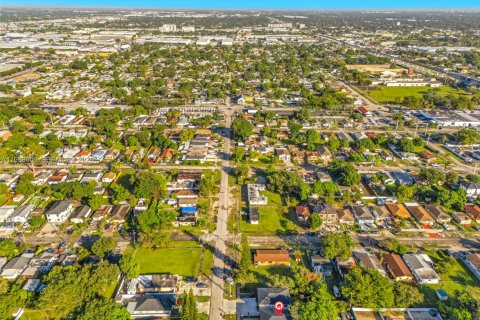 Immobilier commercial à vendre à Miami, Floride № 2001285 - photo 16