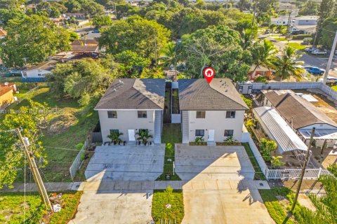 Immobilier commercial à vendre à Miami, Floride № 2001285 - photo 15