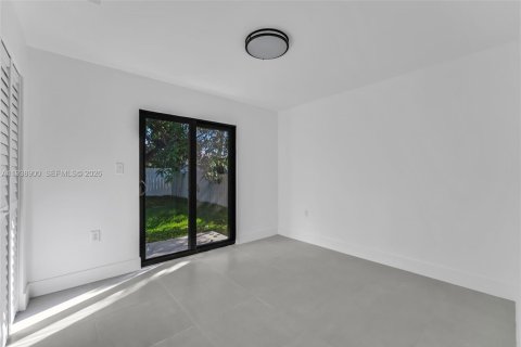 Immobilier commercial à vendre à Miami, Floride № 2001285 - photo 9