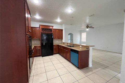 Villa ou maison à louer à Orlando, Floride: 4 chambres, 273.5 m2 № 2400419 - photo 3