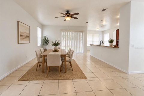 Villa ou maison à louer à Orlando, Floride: 4 chambres, 273.5 m2 № 2400419 - photo 6