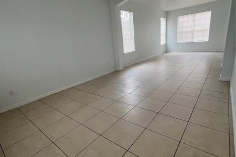 Villa ou maison à louer à Orlando, Floride: 4 chambres, 273.5 m2 № 2400419 - photo 5