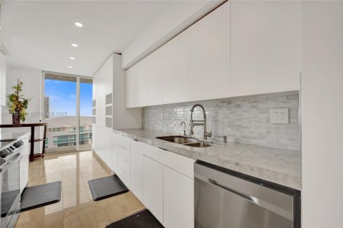 Copropriété à vendre à Aventura, Floride: 3 chambres, 184.88 m2 № 1989848 - photo 16