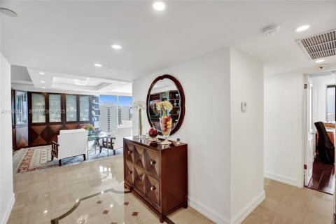 Copropriété à vendre à Aventura, Floride: 3 chambres, 184.88 m2 № 1989848 - photo 2