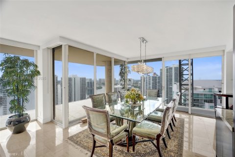 Copropriété à vendre à Aventura, Floride: 3 chambres, 184.88 m2 № 1989848 - photo 5