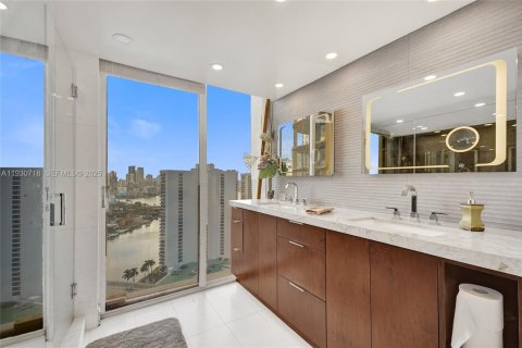 Copropriété à vendre à Aventura, Floride: 3 chambres, 184.88 m2 № 1989848 - photo 30