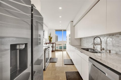 Copropriété à vendre à Aventura, Floride: 3 chambres, 184.88 m2 № 1989848 - photo 15