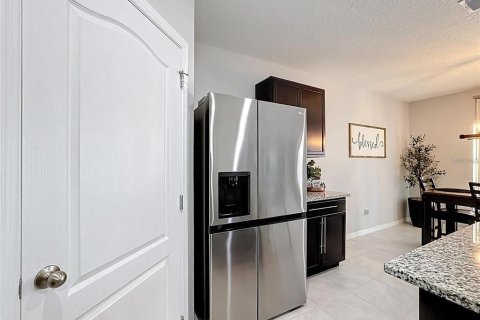 Casa en alquiler en Davenport, Florida, 4 dormitorios, 171.5 m2 № 1900158 - foto 12