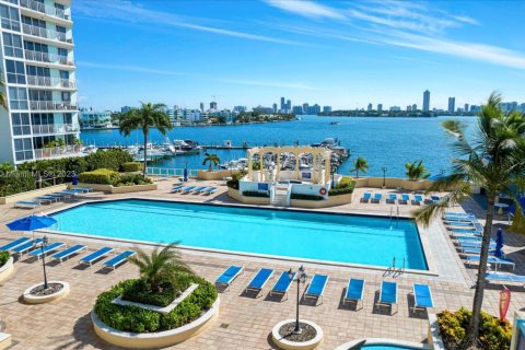 Copropriété à vendre à North Bay Village, Floride: 2 chambres, 98.57 m2 № 1981524 - photo 18