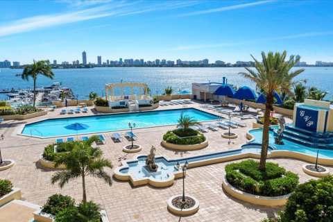 Copropriété à vendre à North Bay Village, Floride: 2 chambres, 98.57 m2 № 1981524 - photo 19