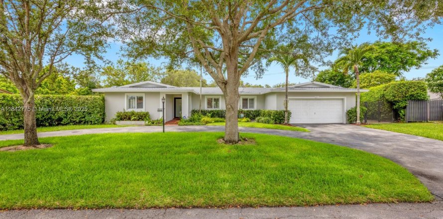 Villa ou maison à Miami, Floride 3 chambres, 180.97 m2 № 1836727