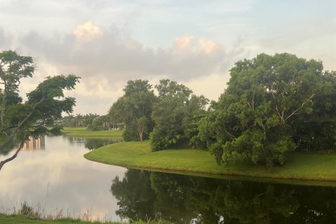 Condo in West Palm Beach, Florida, 2 bedrooms  № 2086785 - photo 17