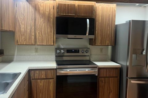 Condo in West Palm Beach, Florida, 2 bedrooms  № 2086785 - photo 9