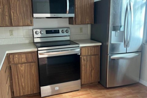 Condo in West Palm Beach, Florida, 2 bedrooms  № 2086785 - photo 2