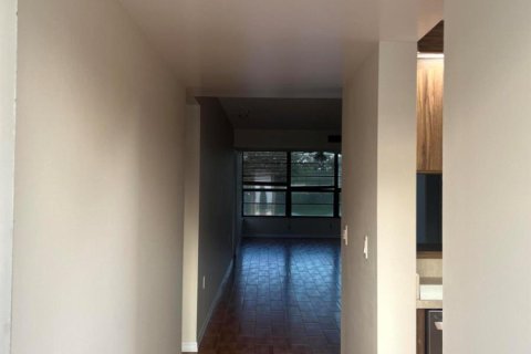 Condo in West Palm Beach, Florida, 2 bedrooms  № 2086785 - photo 8