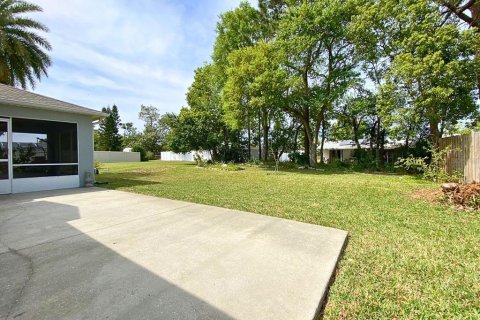 House in Edgewater, Florida 3 bedrooms, 150.32 sq.m. № 1589725 - photo 19