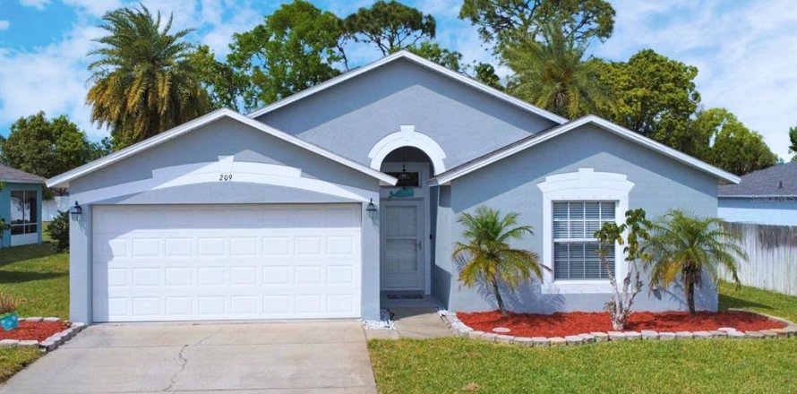 House in Edgewater, Florida 3 bedrooms, 150.32 sq.m. № 1589725