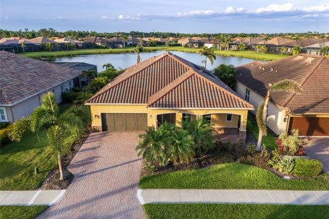 House in Bradenton, Florida 3 bedrooms, 245.35 sq.m. № 2110364 - photo 5