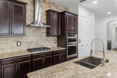 House in Bradenton, Florida 3 bedrooms, 245.35 sq.m. № 2110364 - photo 15